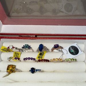 STS 925 ring on the top and
 bottom just regular ring